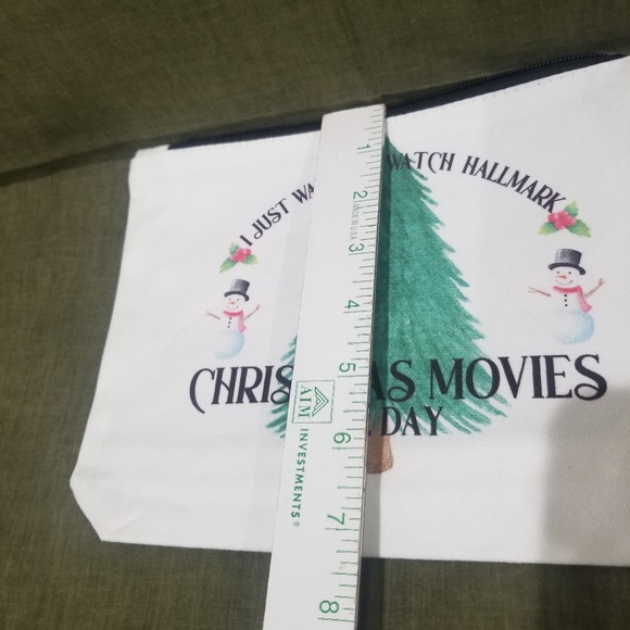 Christmas Cosmetic Travel Bag - Picture 5 of 9